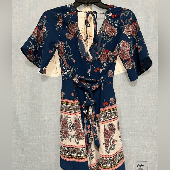 Trixxi Floral Romper 💙✨🌼🌸 - Picture 3 of 6
